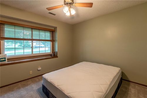 2475 Brookside Dr, Lawrence, KS, 66047-2516 | Card Image