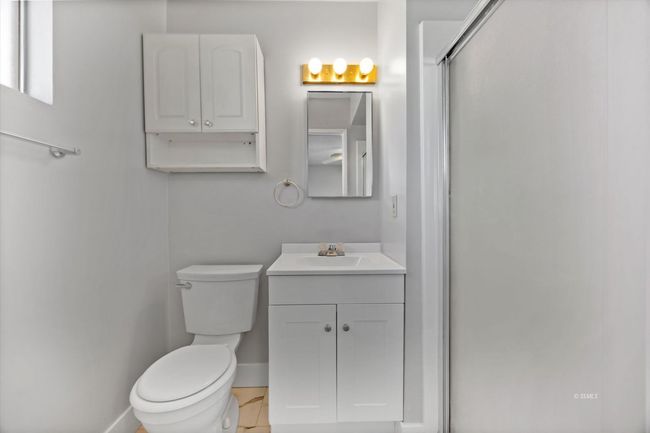 main bath | Image 15