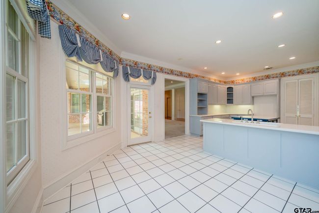 7 Summer Creek Way, House other with 4 bedrooms, 4 bathrooms and null parking in Longview TX | Image 13