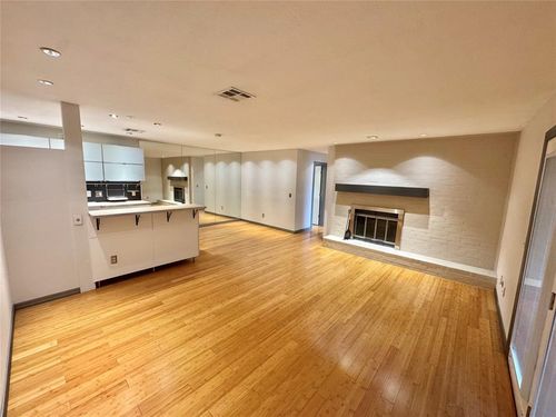 apt-202-4400 Hemingway Dr, Oklahoma City, OK, 73118-2240 | Card Image
