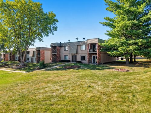 unit-2-4781 Woodland Ave, West Des Moines, IA, 50266-1774 | Card Image