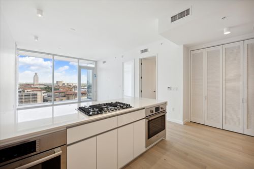 unit-1502-313 W 17th St, Austin, TX, 78701-1290 | Card Image