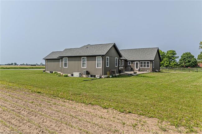 26 8 Th Concession Rd, Home with 3 bedrooms, 2 bathrooms and 9 parking in Brant ON | Image 16