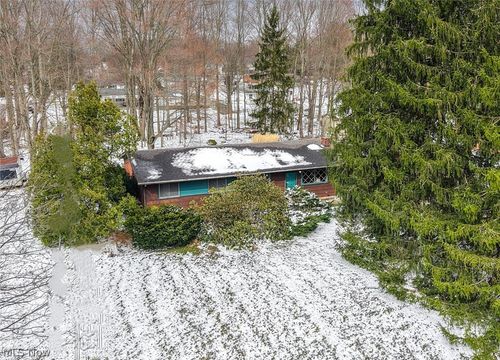 684 Sherwood Drive, Aurora, OH, 44202 | Card Image