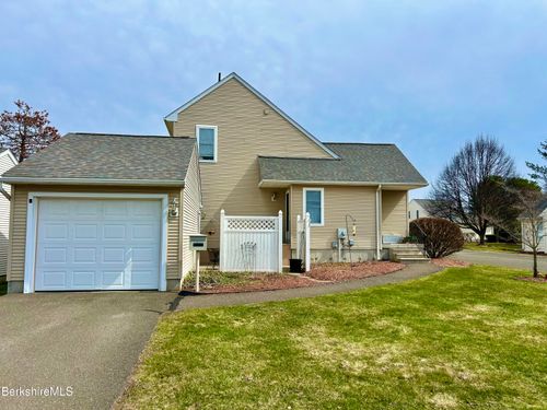 20 Richmond Way, Chicopee, MA, 01022-1070 | Card Image