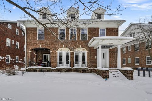 2420 Overlook Rd, Cleveland Heights, OH, 44106-2439 | Card Image