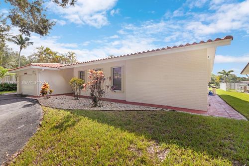 8460 Menteith Ter, Miami Lakes, FL, 33016-1451 | Card Image