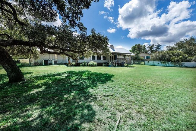 12 Creekwood Dr, House other with 3 bedrooms, 2 bathrooms and 3 parking in Schulenburg TX | Image 9