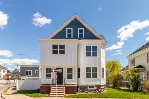 61-59-61 Wellington St, Waltham, MA, 02451-3632 | Card Image