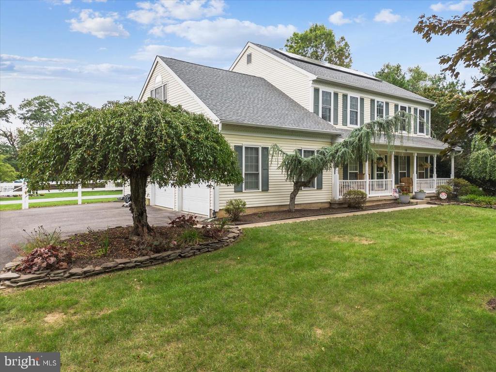 Sheffield Dr, Columbus, NJ 08022