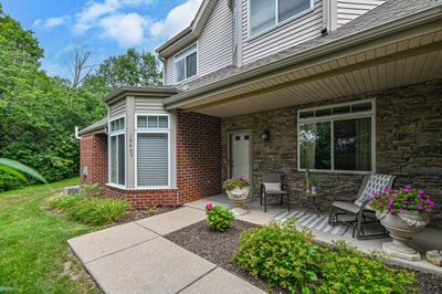 18405 W Wisconsin Avenue, Condo with 2 bedrooms, 2 bathrooms and null parking in BROOKFIELD WI | Image 2