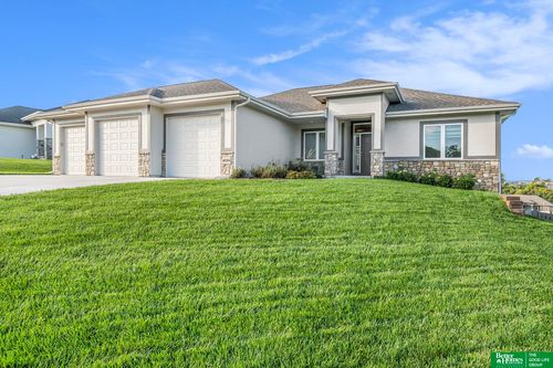 16061 C W Hadan Dr, Bennington, NE, 68007-5623 | Card Image