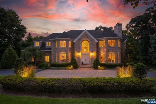 817 Peach Tree Ln, Franklin Lakes, NJ, 07417-2330 | Card Image