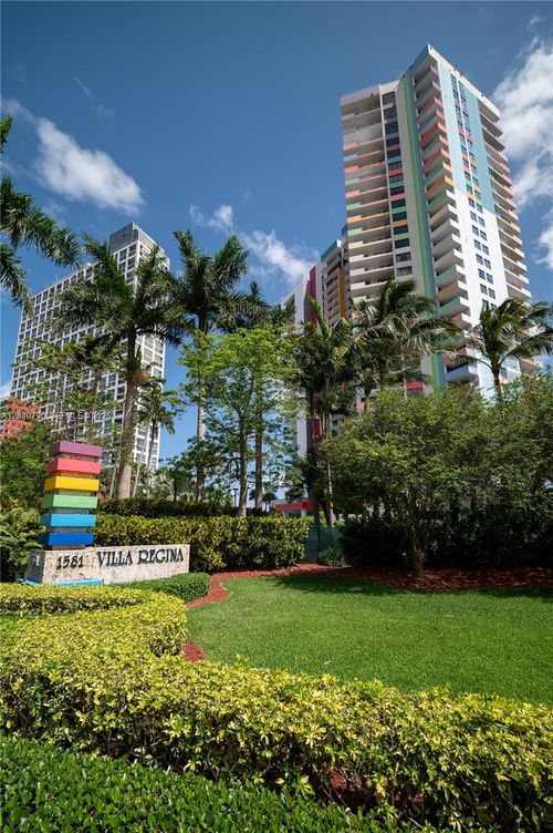ph104-1581 Brickell Ave, Miami, FL, 33129-1241 | Card Image