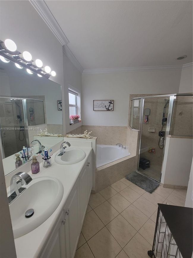 405 Ne 25 Th Ter, House other with 3 bedrooms, 2 bathrooms and null parking in Homestead FL | Image 29