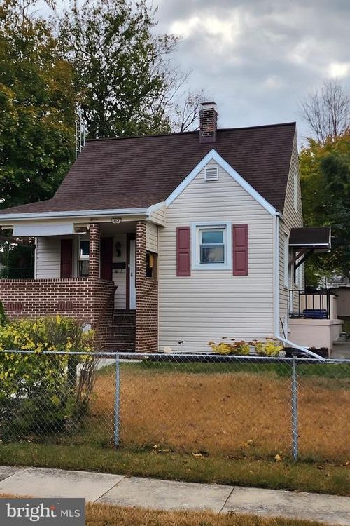 1033 Fairview Rd, HAGERSTOWN, MD, 21742-3127 | Card Image