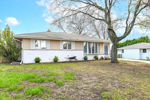 5564 S 33rd Street, Milwaukee, WI, 53221 | Card Image