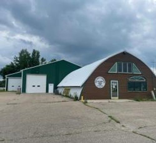 404 Airport Rd, Albert Lea, MN, 56007-2081 | Card Image