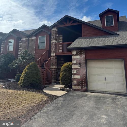 1303 Valley Of Lks, Hazleton, PA, 18202 | Card Image