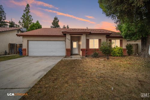 9820 Battersea Park Dr, Bakersfield, CA, 93312 | Card Image
