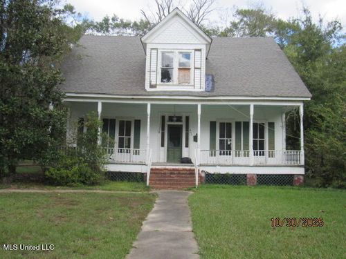 402 W Georgetown St, Crystal Springs, MS, 39059-2768 | Card Image