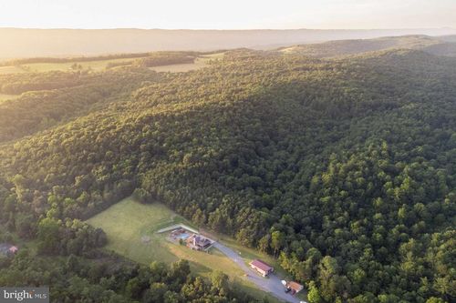 14279 Center Rd, BLAIRS MILLS, PA, 17213-9403 | Card Image