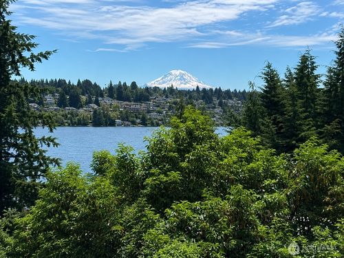 7432 E Mercer Way, Mercer Island, WA, 98040-5819 | Card Image