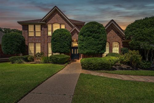 6704 Marthas Vineyard Drive, Arlington, TX, 76001 | Card Image