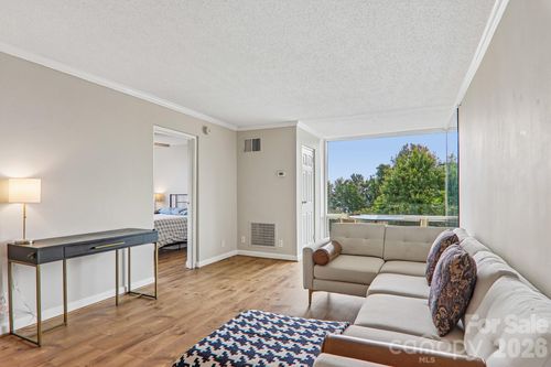 212-647 Town Mountain Rd, Asheville, NC, 28804-3753 | Card Image