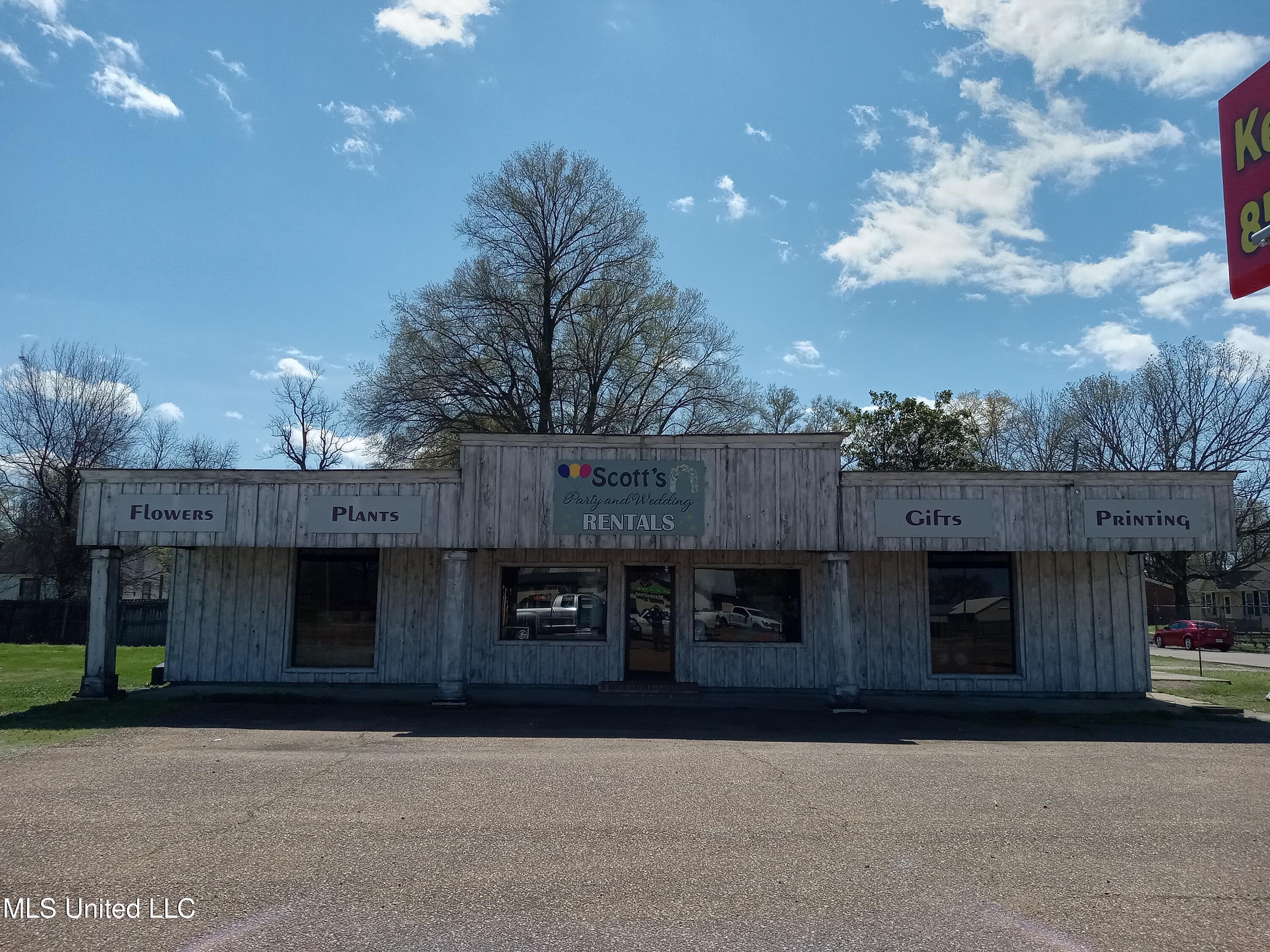 421 Highway 82 W, Indianola, MS 38751