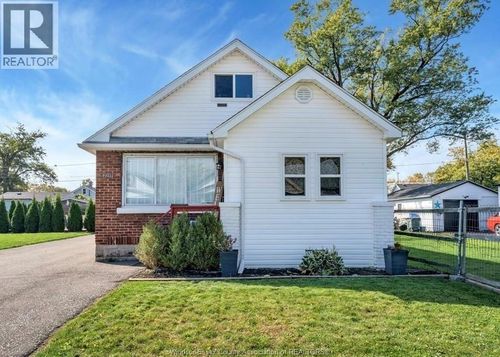 2257 Charl Ave, Windsor, ON, N8X2A1 | Card Image