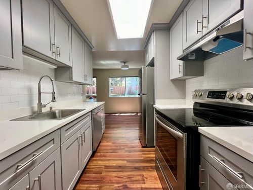 2421 Carlmont Dr, Belmont, CA, 94002-3269 | Card Image