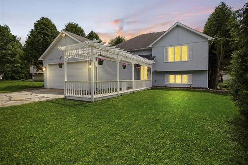 4083 Westover Dr, Crown Point, IN, 46307 | Card Image