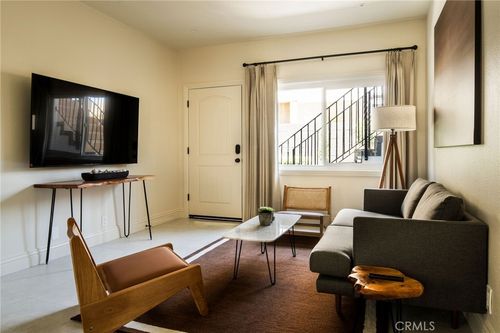 apt-4-13025 Roselle Ave, Hawthorne, CA, 90250-9319 | Card Image
