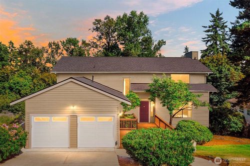 11514 84th Ave Ne, Kirkland, WA, 98034-3552 | Card Image
