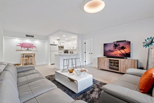 apt-335-706 Se 2nd Ave, Deerfield Beach, FL, 33441-5437 | Card Image