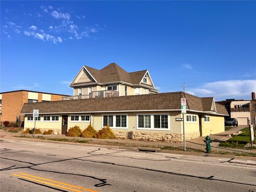 unit-100-350 3rd Ave Sw, Cedar Rapids, IA, 52404-2062 | Card Image