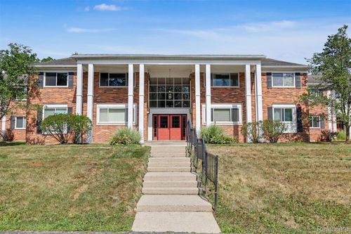 207-525 Fairbrook St, Northville, MI, 48167-1342 | Card Image