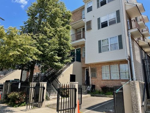 76 Union St, Newark, NJ, 07105-1417 | Card Image