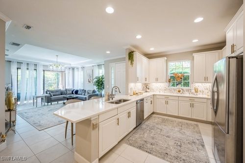 8070 Calle Canovas St, NAPLES, FL, 34114-2915 | Card Image