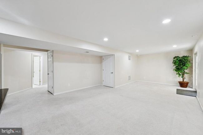 8411 Whitehaven Ct, House other with 6 bedrooms, 5 bathrooms and null parking in LORTON VA | Image 32
