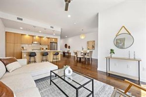 404-1322 E 12th St, Austin, TX, 78702-1161 | Card Image