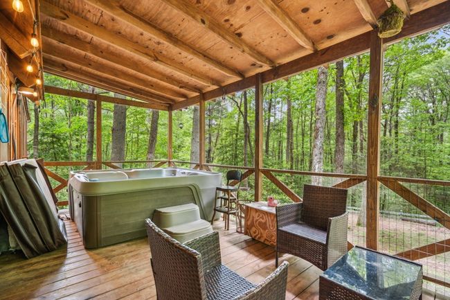 85 Clear Lake Ct, Home with 3 bedrooms, 2 bathrooms and null parking in Ellijay GA | Image 20