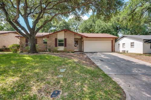 801 Brownstone St, Euless, TX, 76039-2507 | Card Image