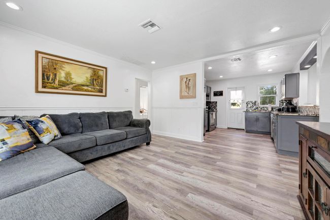 422 49 Th St, House other with 2 bedrooms, 1 bathrooms and null parking in West Palm Beach FL | Image 5