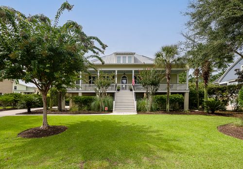 2011 Brick Kiln Pkwy, Mount Pleasant, SC, 29466-8761 | Card Image