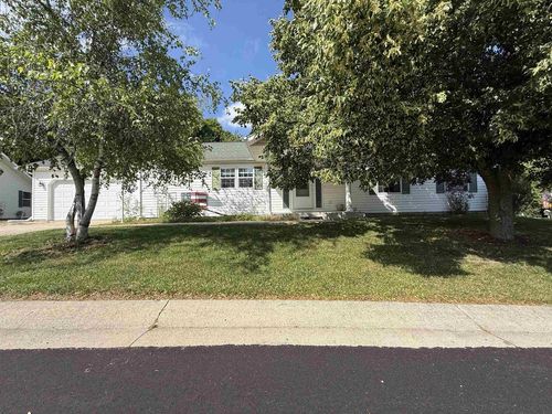 N115W20994 Brookside Dr, Germantown, WI, 53022 | Card Image