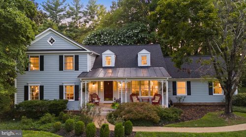 210 Falcon Ridge Rd, GREAT FALLS, VA, 22066-3519 | Card Image