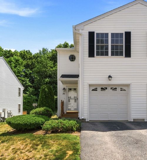 31-450 Providence St, West Warwick, RI, 02893-1604 | Card Image