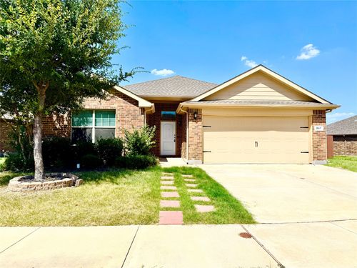240 Crowfoot Dr, Fort Worth, TX, 76131-4360 | Card Image